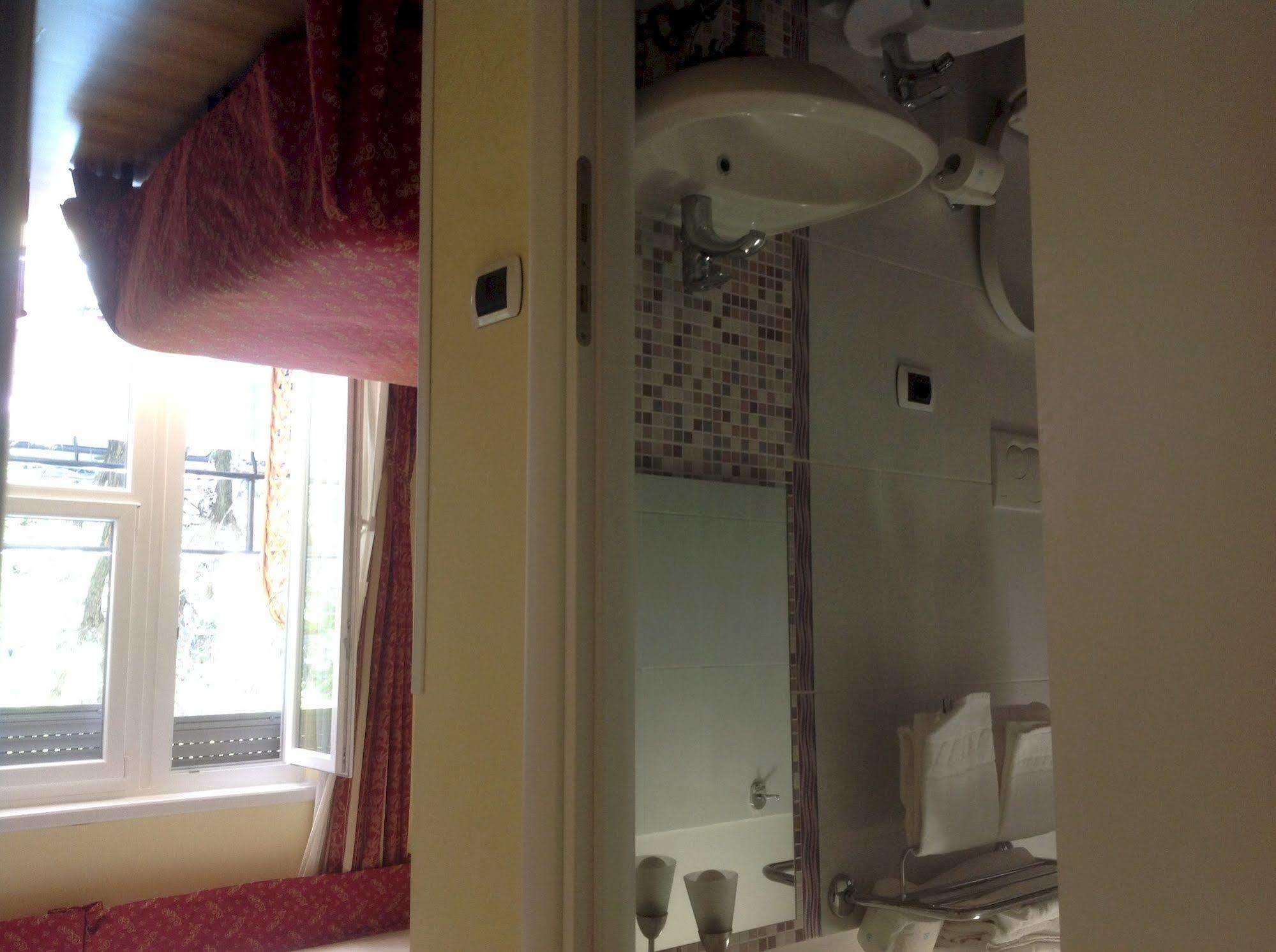 Residenza Fermi Hotel Róma Kültér fotó